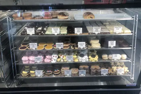 Dessi Cake & Sweet Shop photo 2
